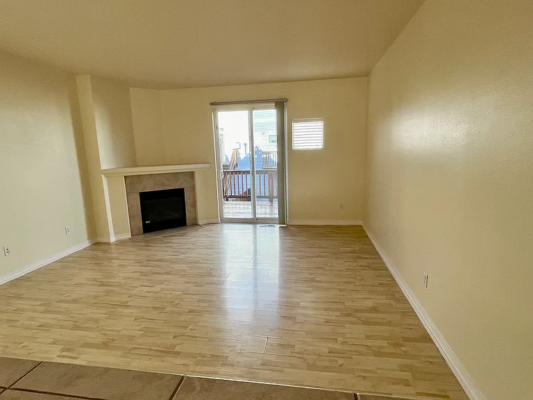 5377 SW Golden Gate Way — Photo 2