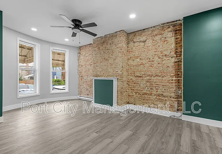 1806 Aiken St — Photo 7