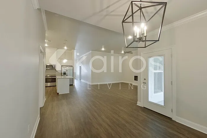 3 bed, 2.0 bath, 1728 sqft, $2,245 — Photo 4