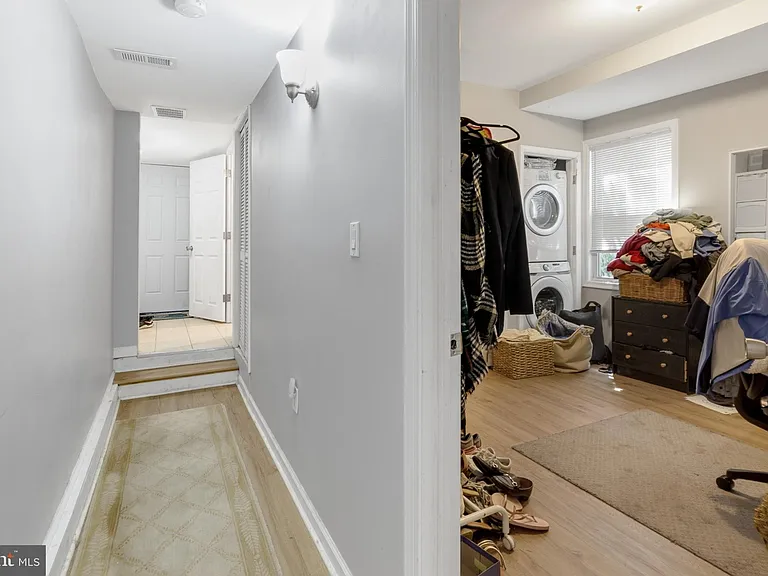 1209 E Susquehanna Ave #1 — Photo 9