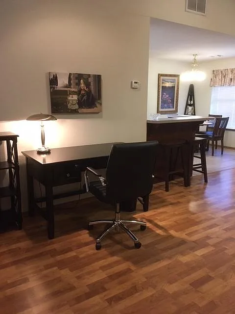 3 bed, 1400 sqft, $2,600 — Photo 2