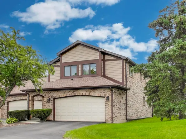 1842 Golf View Dr, Bartlett, IL 60103