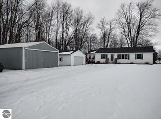 6980 W Blue Rd, Lake City, MI 49651