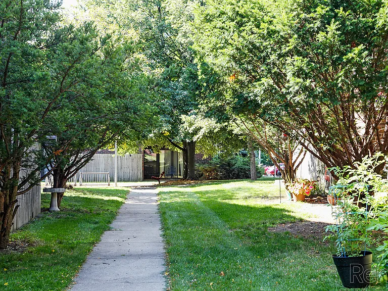 LaFonda Apartments — Photo 47