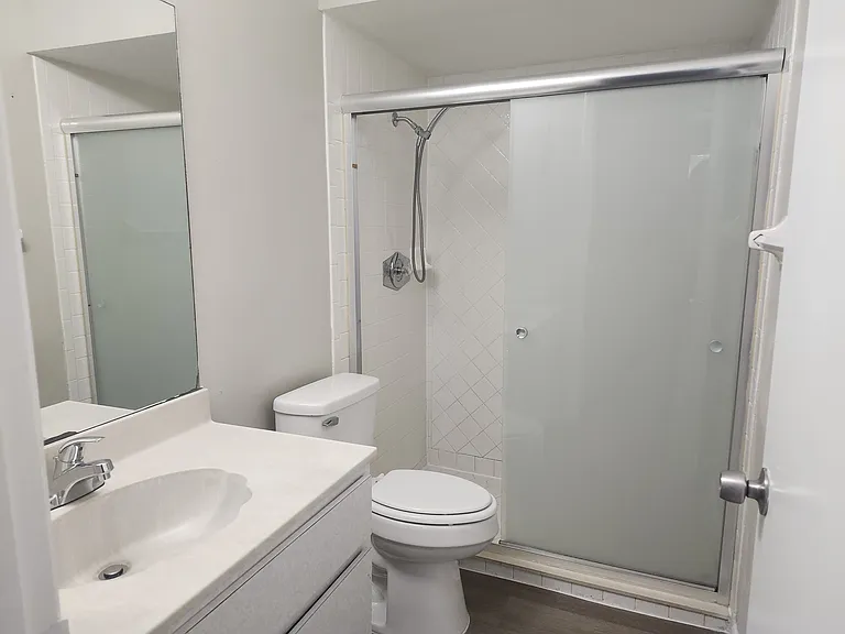232 NE 16th Pl #3 — Photo 12