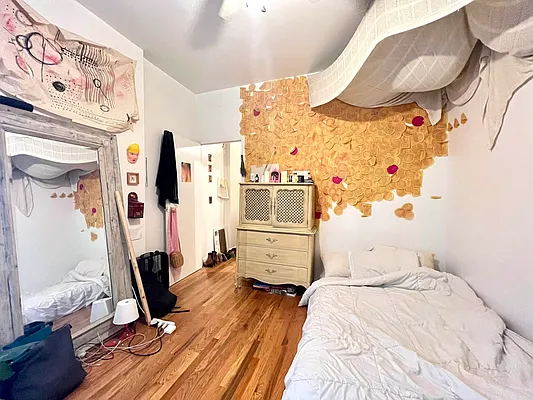 Rented by Nolita Group | media 10