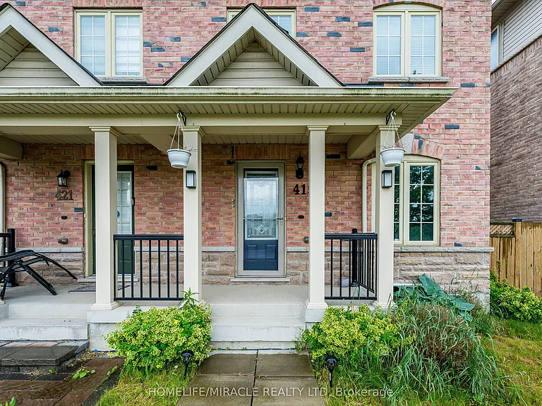 419 Rossland Rd E — Photo 48