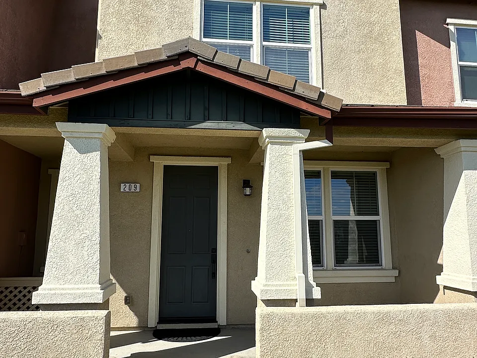 209 Blossom Rock Ln