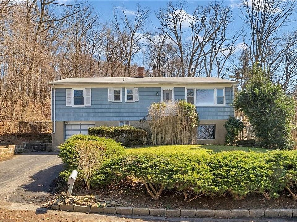 1st image of 130 Mendham Avenue