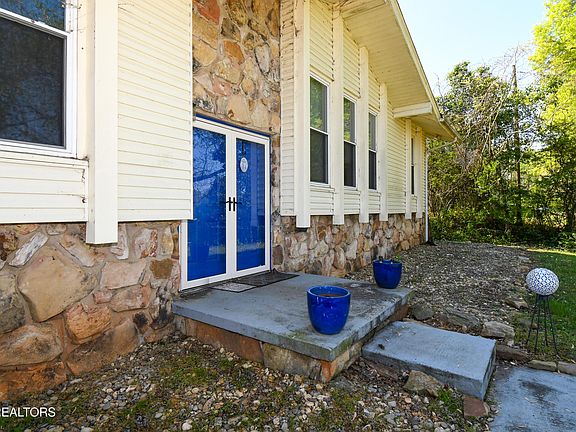 4th image of 1253 Topside Rd