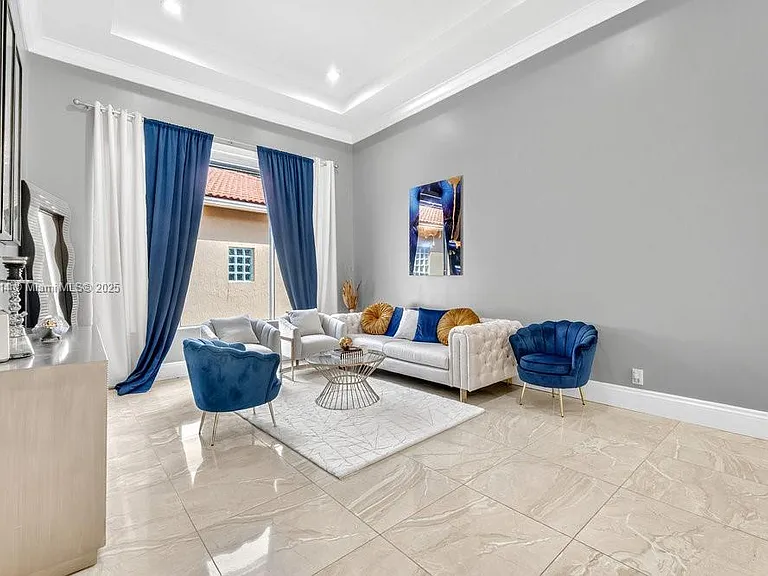 6313 Paradise Cv — Photo 12