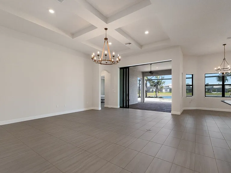 712 Sigsbee Loop — Photo 8