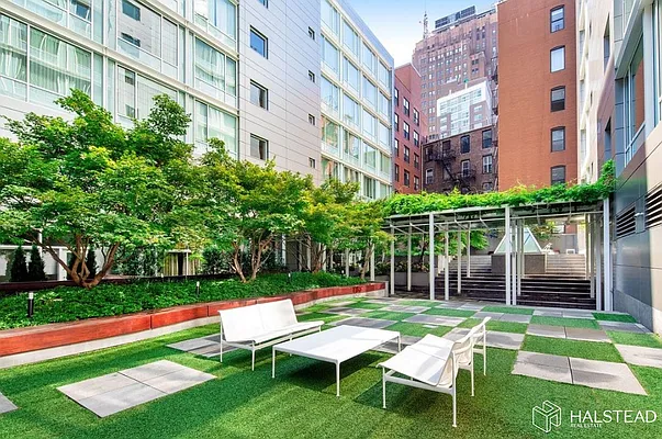 Rented by Brown Harris Stevens | media 9