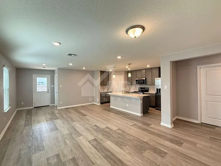 323 Deer Crest Dr — Photo 6
