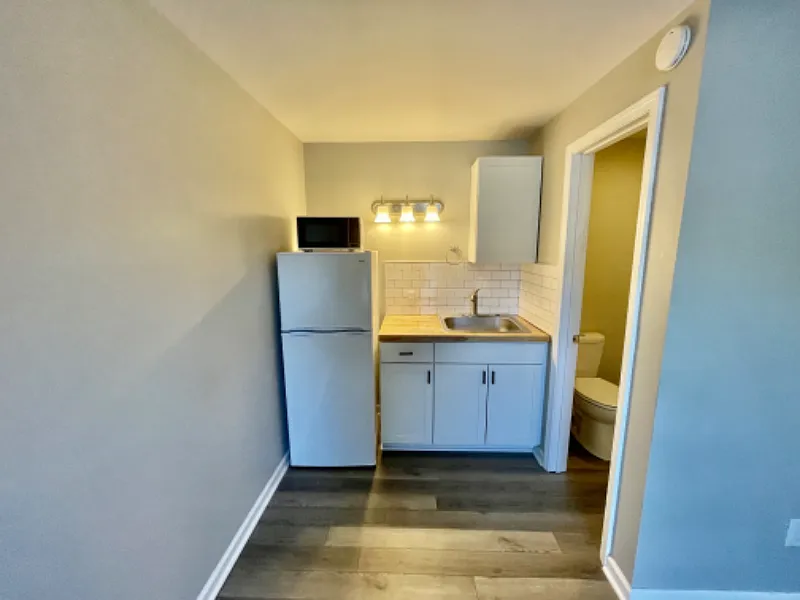 Efficiency Apartment Unit — Photo 4