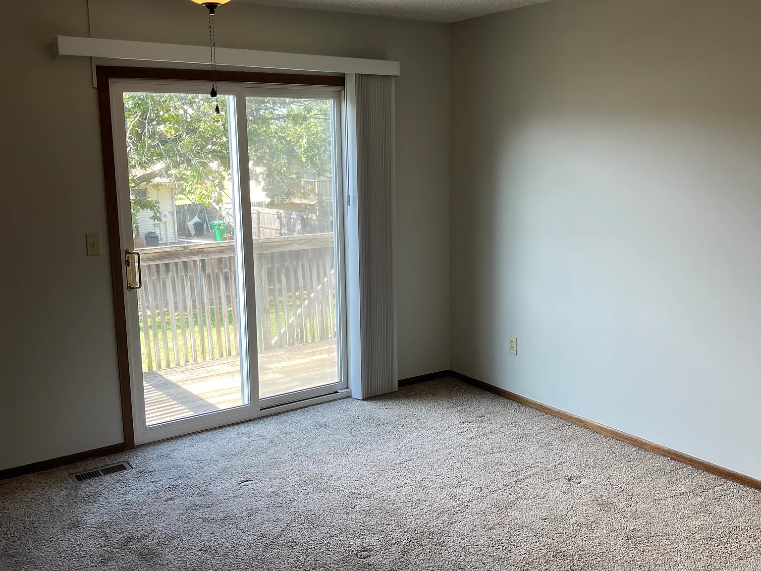 3 bed, 1904 sqft, $1,550 — Photo 3