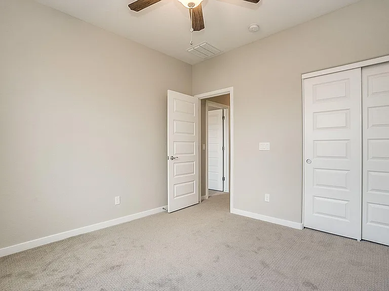 4742 E Tremaine Ave — Photo 26