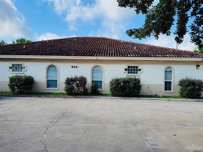 1st image of 603 Buena Vista Dr APT A