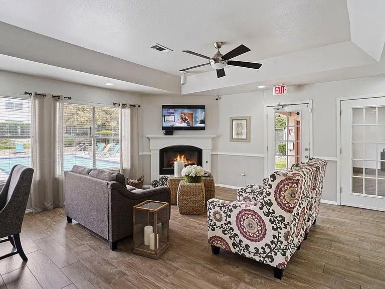 Phoenix Apts. — Photo 11