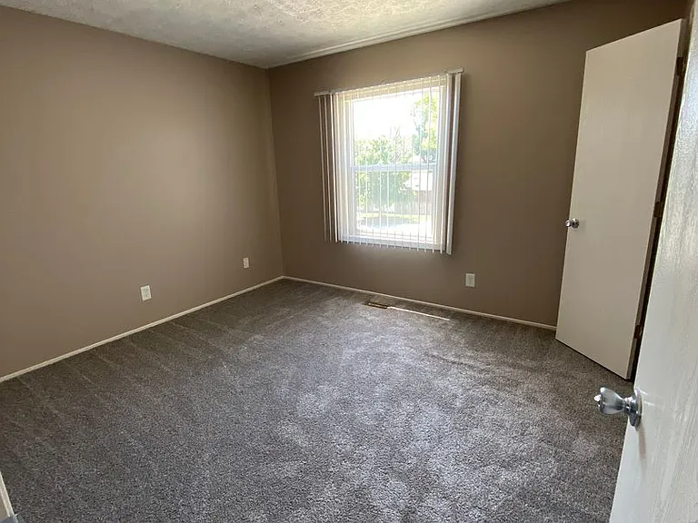 Southdale Square Apartments — Photo 143