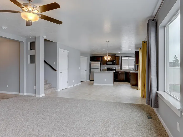 1924 W Deserthawk Dr — Photo 3