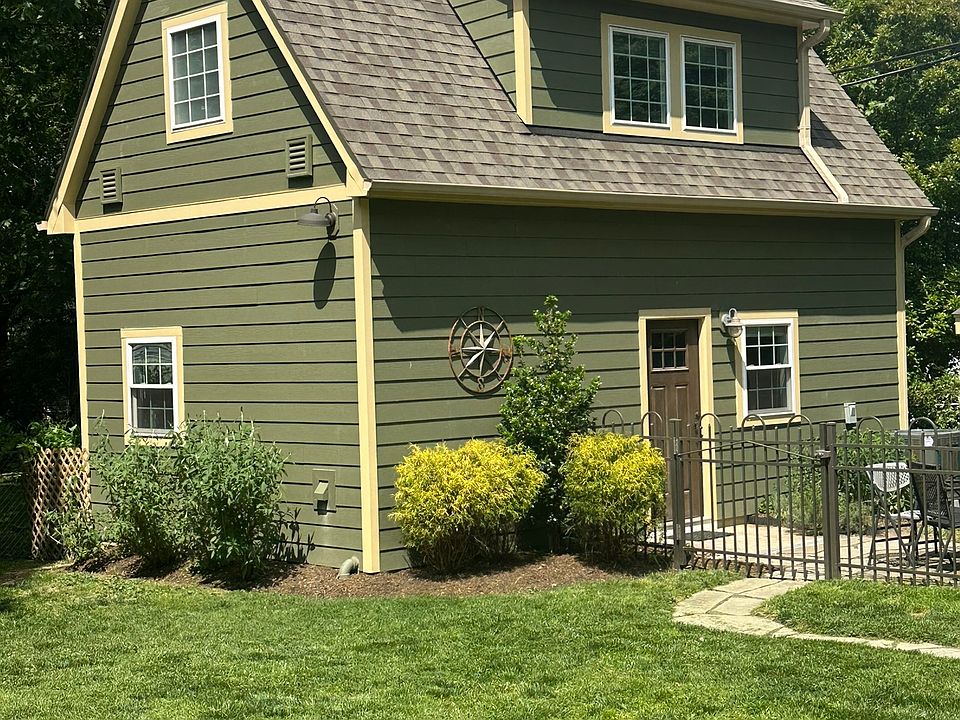 Private entryway in back garden of main house.