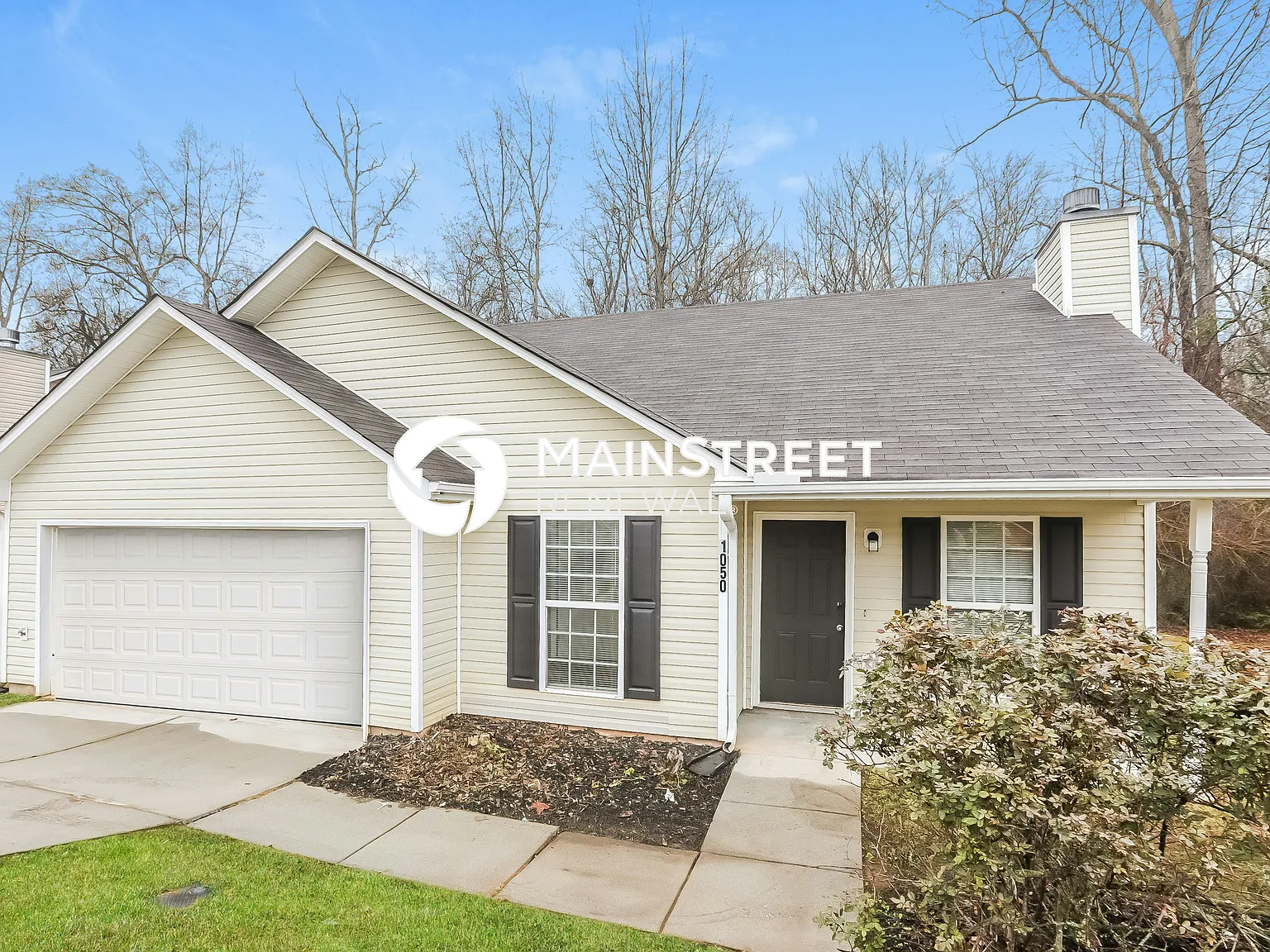 1050 Overlook Dr — Photo 1