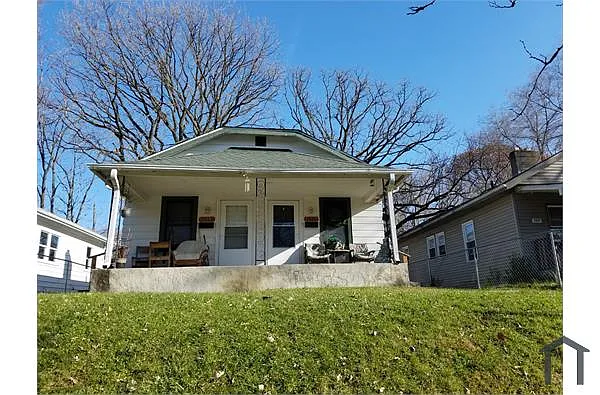 1921 Houston St photo 1