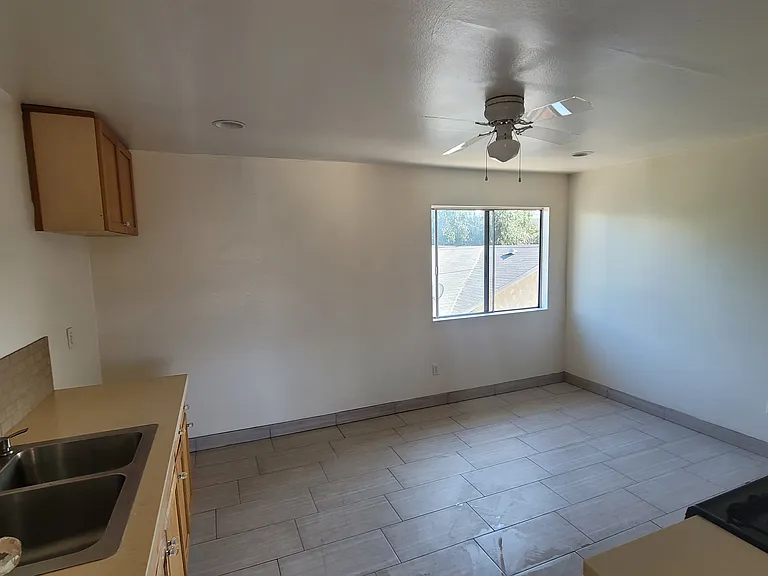 1038 N Ridgewood Pl #4 — Photo 6