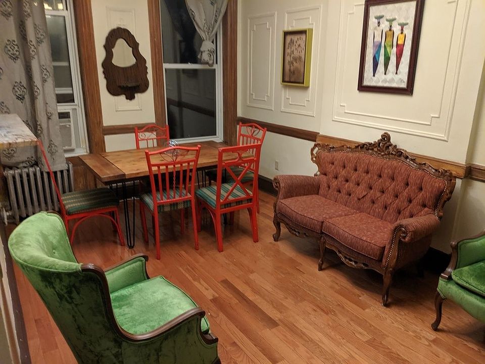 1st image of 582 Park Pl