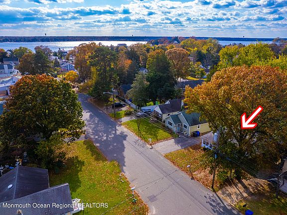 3rd image of 63 River Drive