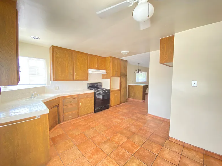 3004 La Casa Pl — Photo 5
