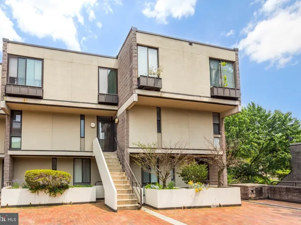 2213 Deerfern Cres, Baltimore, MD 21209