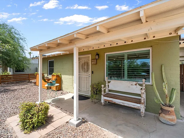 1324 E Orangewood Ave — Photo 8