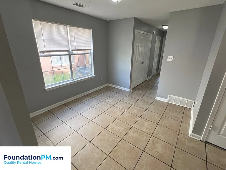 1530 Estacada Way — Photo 6