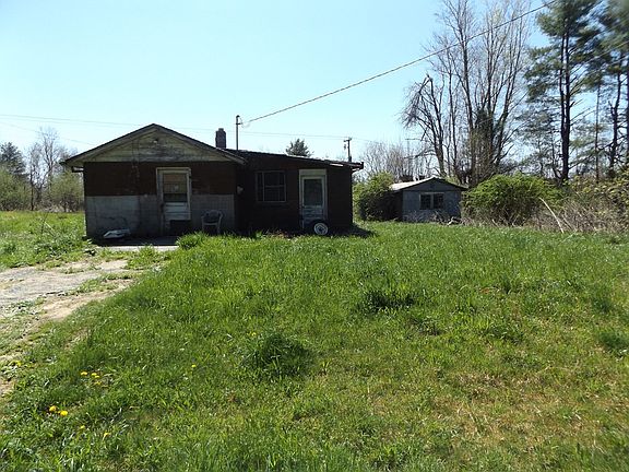3rd image of 95 Manor House Dr