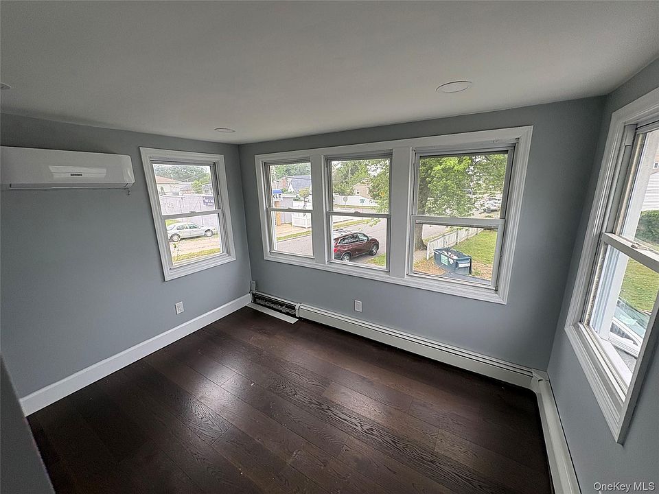 1st image of 100 Merrick Rd