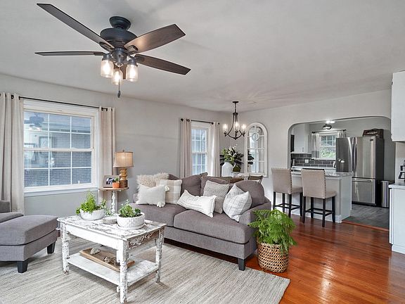 5th image of 1675 E Lombard St