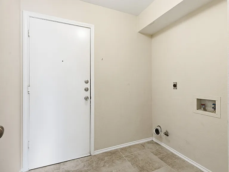 6700 Shiner St — Photo 24