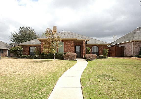 3rd image of 1508 Iowa Dr