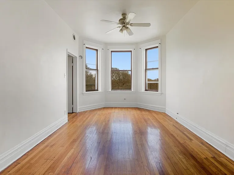 3133 W Augusta Blvd #3E — Photo 2