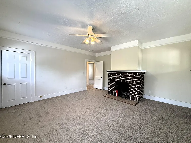 1329 Cherry St — Photo 5