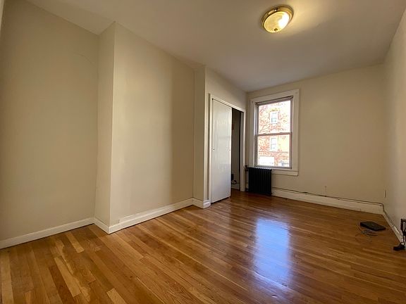2nd image of 5-28 50th Ave #2R