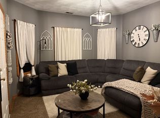 255 Mott St, Fall River, MA 02721