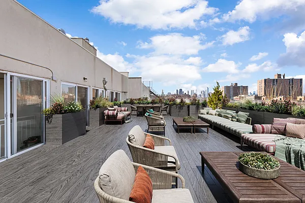 Sold by Compass | media 7