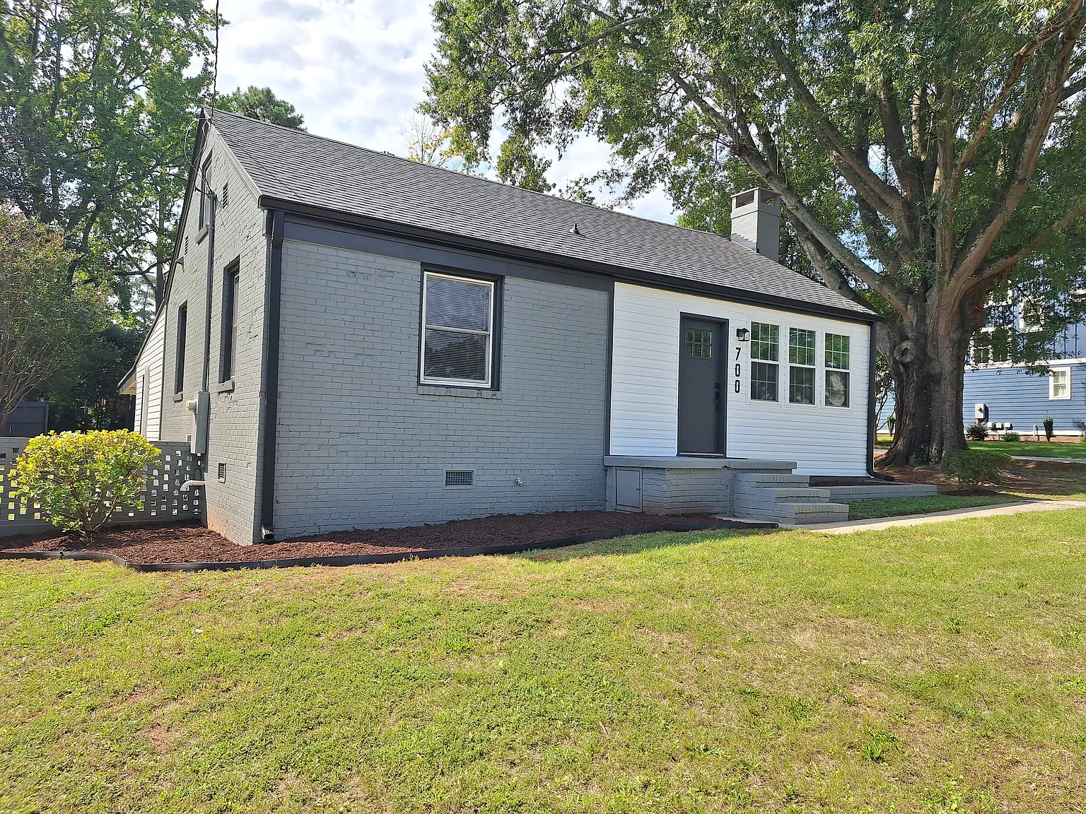 2 bed, 1.5 bath, 1250 sqft, $2,295 — Photo 1