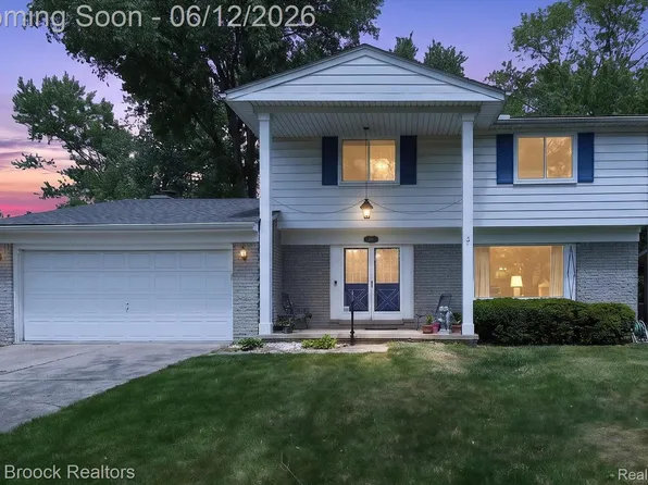 30195 Pleasant Trl, Southfield, MI 48076