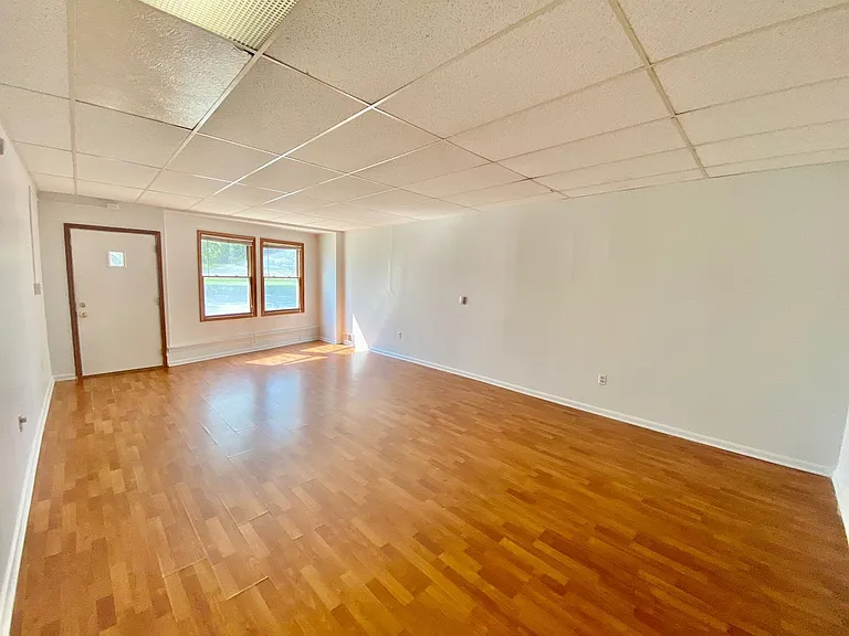 400 Perrin St — Photo 22
