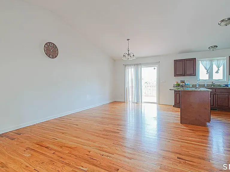 45 Daytona St — Photo 6