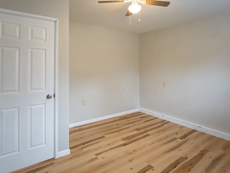 4550 Washington Square Dr — Photo 10